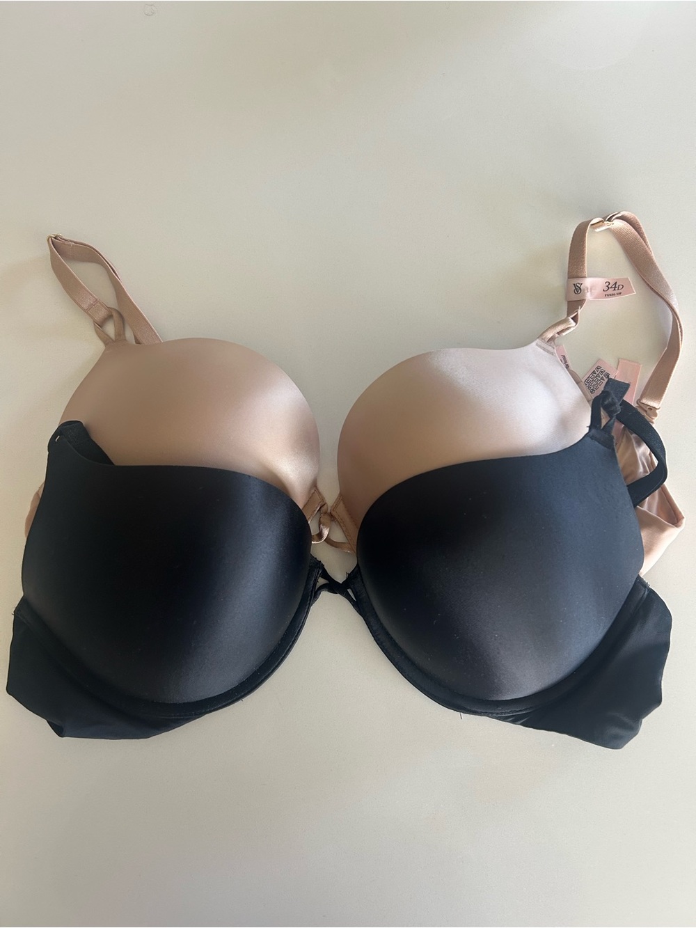 Victorias Secret add 2 cup Bombshell bra